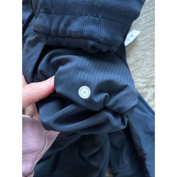 Lululemon Beyond the Studio Jogger In True Navy Size 4 - Picture 5 of 6